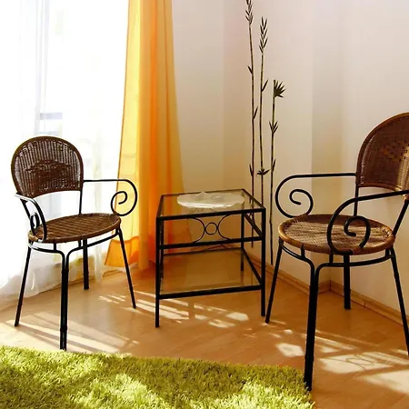 Doppelhaushaelfte Am Hafen Von Neuendorf (Saal)