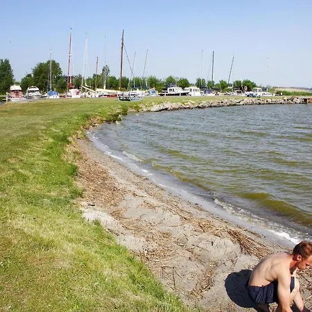 Doppelhaushaelfte Am Hafen Von Neuendorf (Saal)