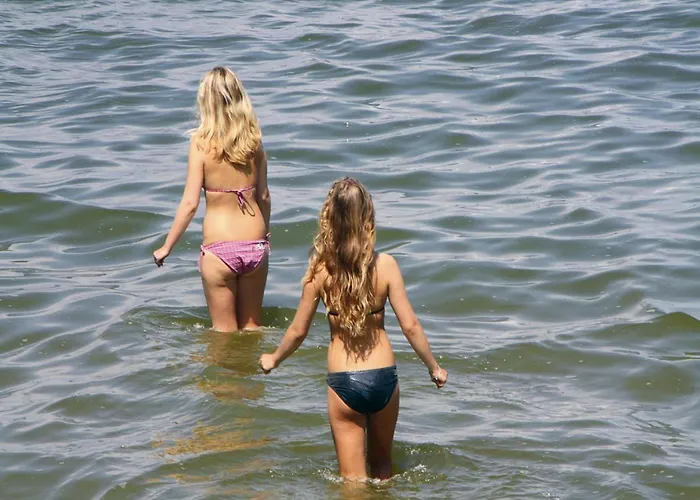 Semesterbostad Doppelhaushaelfte Am Hafen Von *